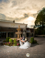 Bride and Groom with Fountain at Villa Venezia