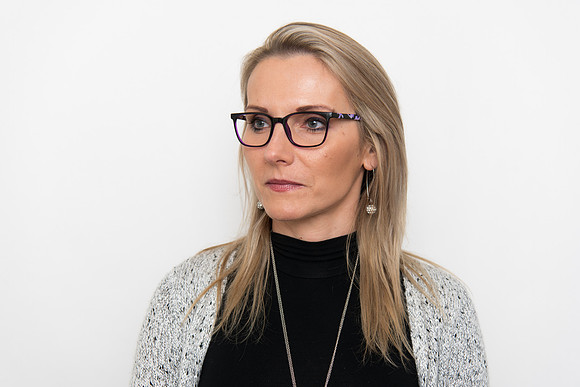 0002_Womans-Model