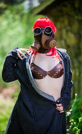 0027_Christine