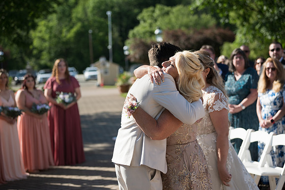 4522_VicJustWedWed